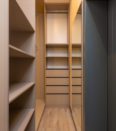 diseños modernos closets en madera